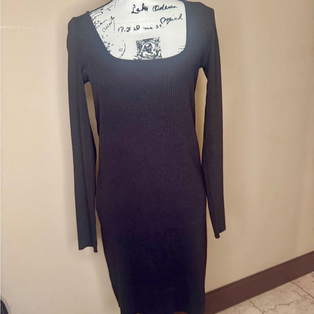 Vince Black Bodycon Dress with Long Sleeves and Scoop Neck